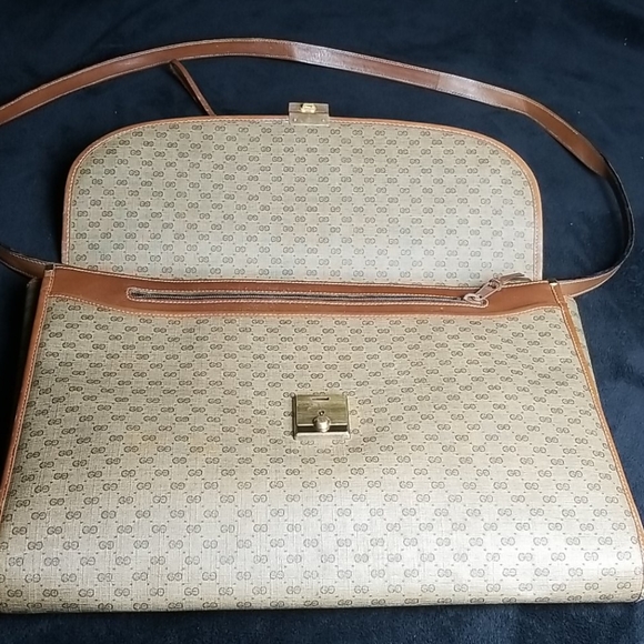 COPY - Vintage Gucci Briefcase - Picture 5 of 16